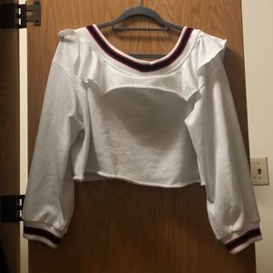 WHITE LONG SLEEVE CROP TOP